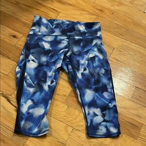 Lululemon Wunder Under Hi-Rise 1/2 Tight Cropped Leggings Size 8